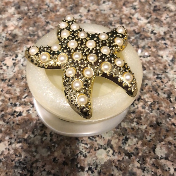 Bath & Body Works Accessories - Bath and body works car freshener visor clip Bath & Body Works Accessories - Bath and body works car freshener visor clip